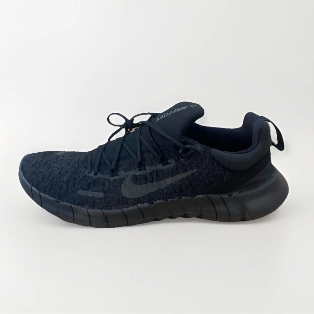 Size 9.5 - Nike Free Run 5.0 Black Men’s BRAND NEW